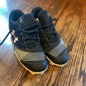 Women’s Under Urmour cleats